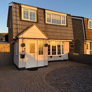Holiday home Stunning 3 Bedroom Dutch Barn With Parking, Stockton-on-Tees